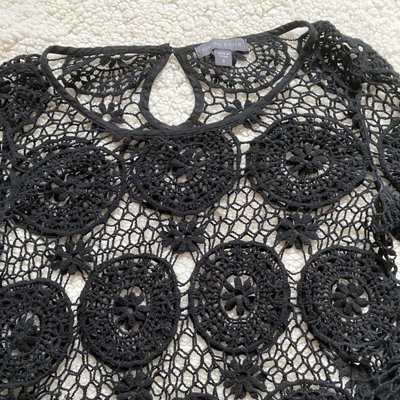 Kendall & Kylie Black Crochet Top - Picture 5 of 6